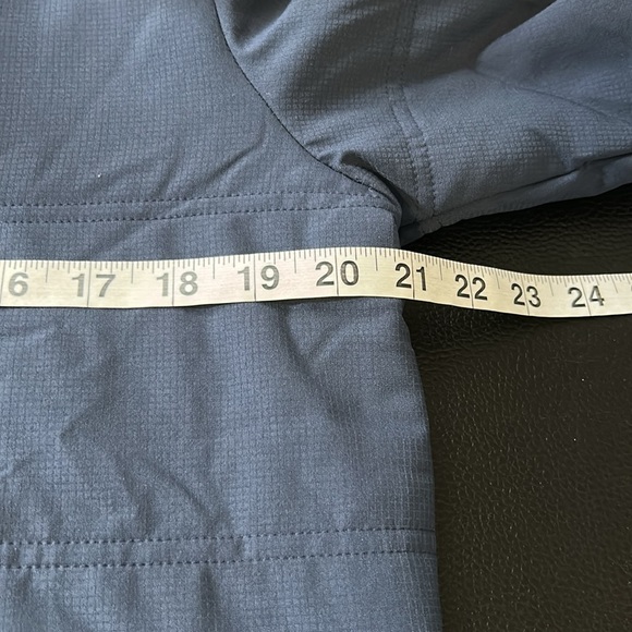 TravisMathew Interlude Puffer Golf Jacket Mens Navy Blue Full Zip Stretch M NEW - Picture 15 of 16